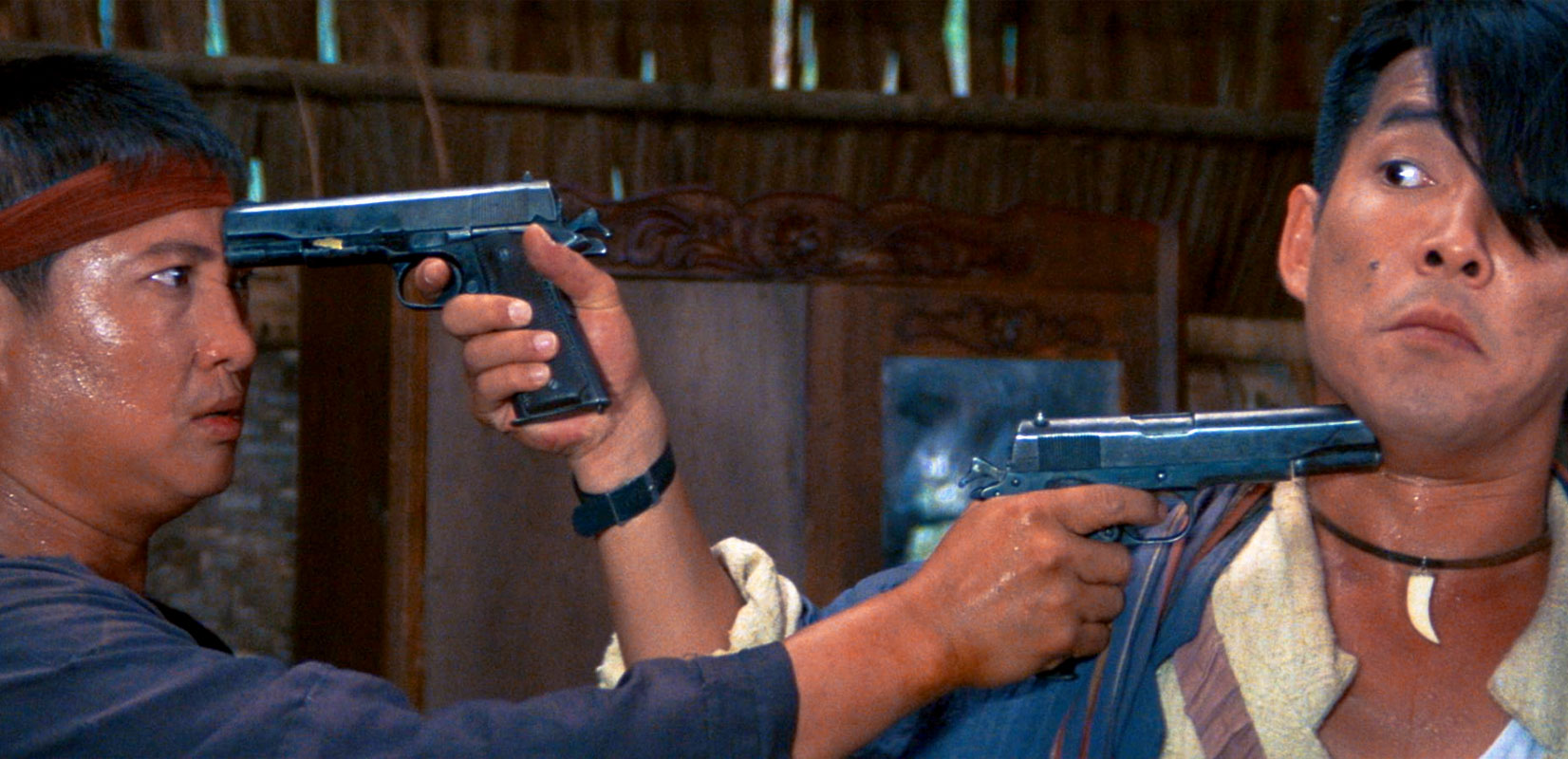 Sammo Hung as Tung Ming-sun and Yuen Biao as Kiet in Eastern Condors