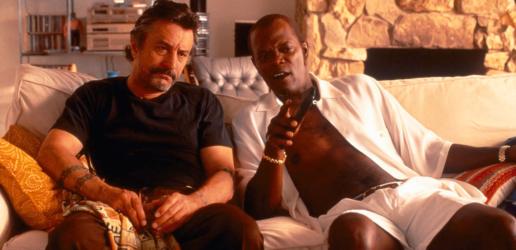 Robert De Niro and Samuel L. Jackson in Jackie Brown